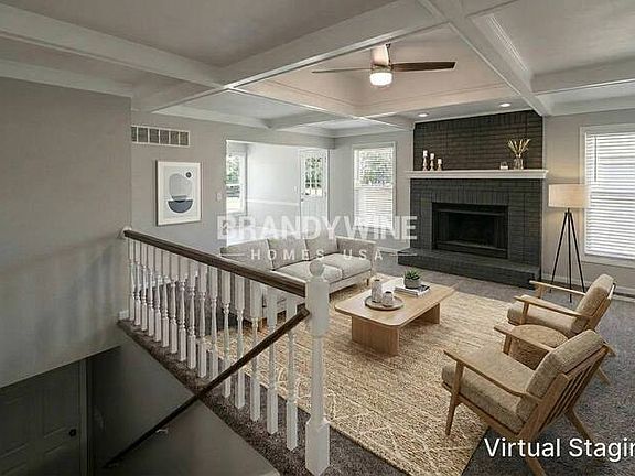 2nd image of 1605 NE Westwind Dr