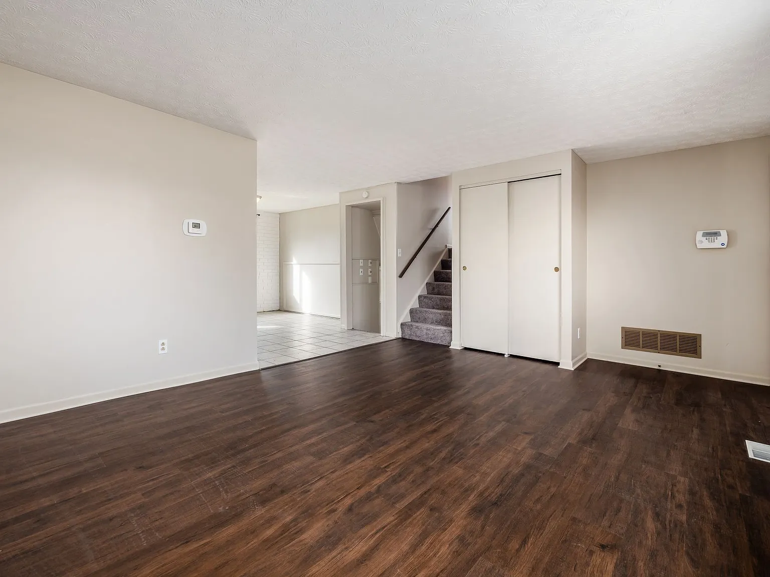 3 bed, 1.5 bath, 1448 sqft, $1,950 — Photo 4
