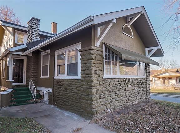 3rd image of 2846 Parkwood Blvd