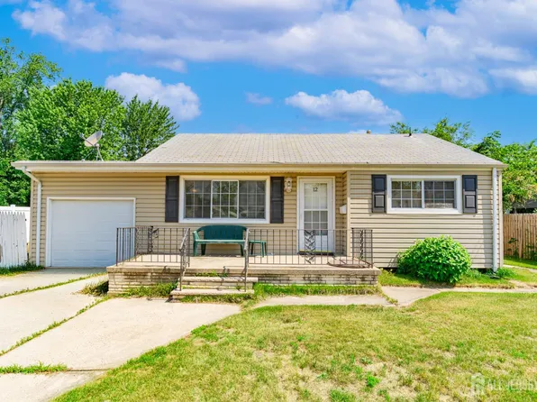 12 Wendy Dr, Old Bridge, NJ 08857