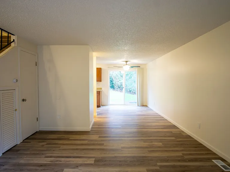 3595 Cedaroak Dr #19 — Photo 3