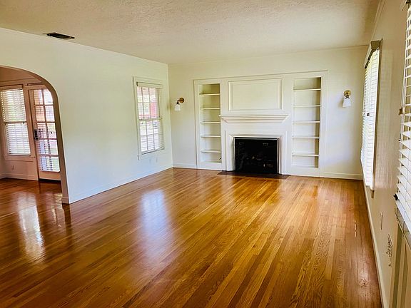 Living room with gas fireplace