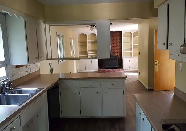 1610 Hawthorne Dr — Photo 5