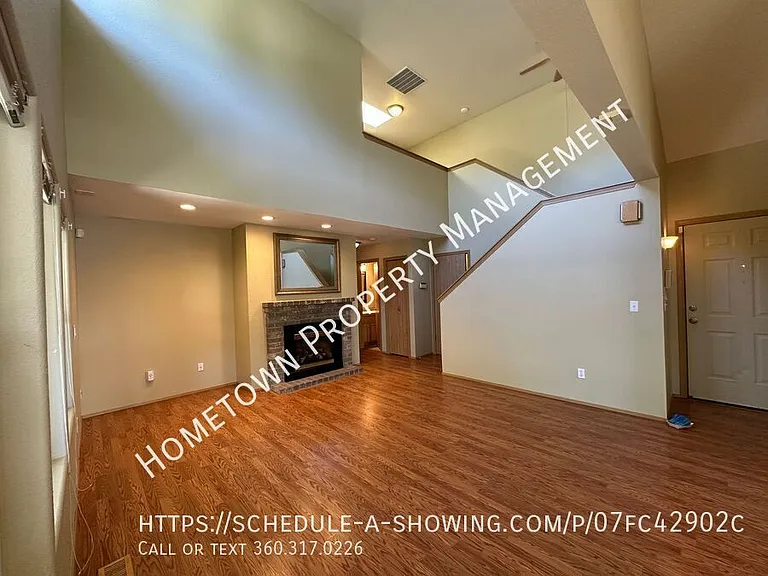 4683 Barrington Ln SE — Photo 2