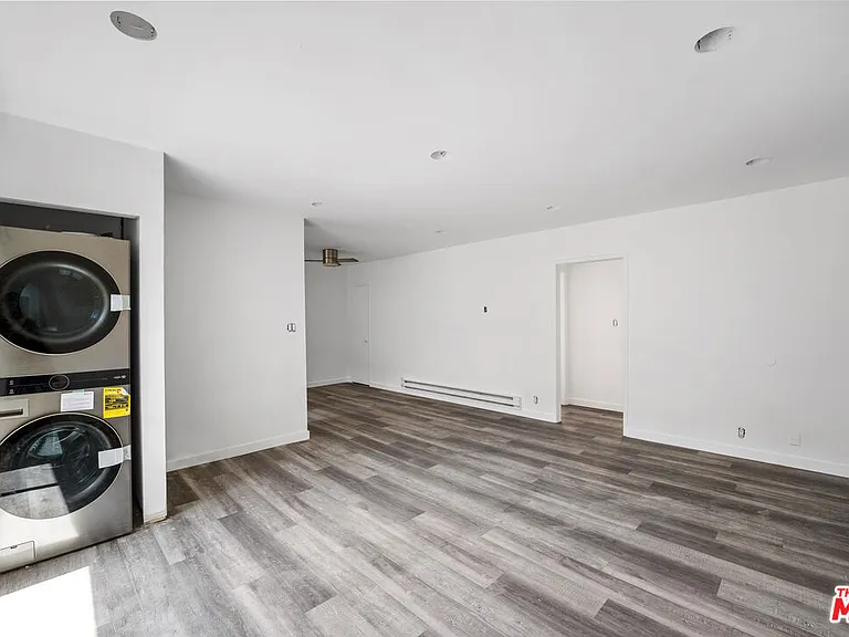 733 N Hayworth Ave #4 — Photo 14