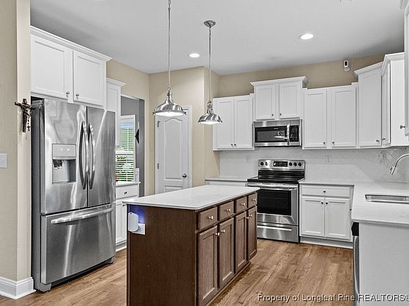 5th image of 239 Cromwell Ct