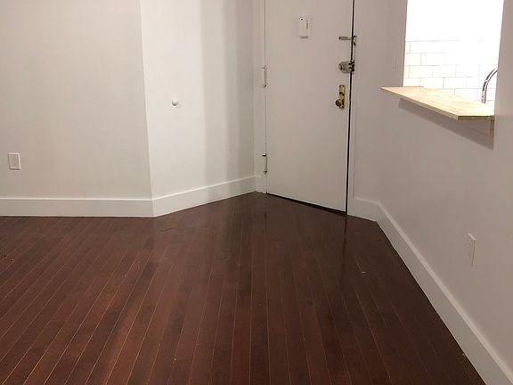 5th image of 681 Montgomery St APT 5