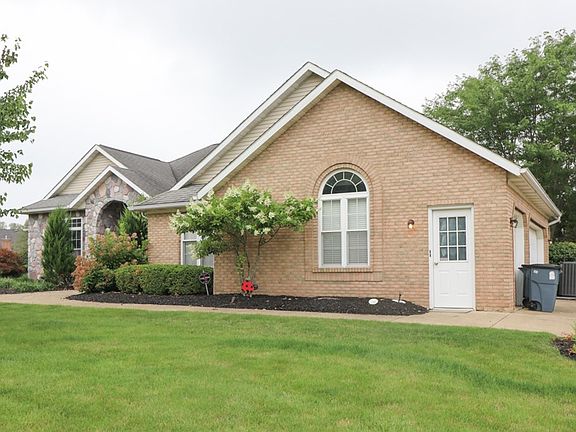 3rd image of 2359 Forest Hill Cir