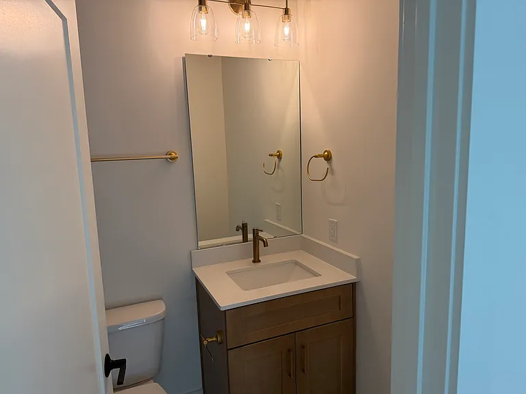 1015 Carter Ave — Photo 19