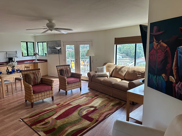 3570 Rosa Way — Photo 9