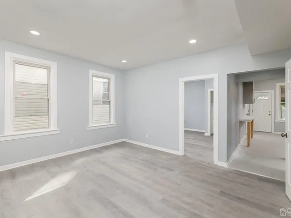 115 Emerson St #2, Carteret, NJ 07008