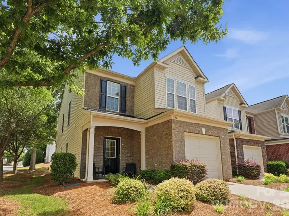 2403 Diplomat Ln, Charlotte, NC 28210