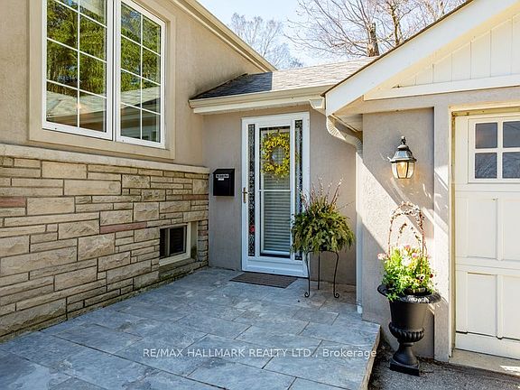 4th image of 12 Guildcrest Dr