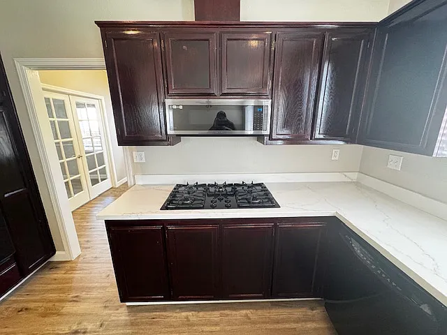 625 Roscommon Pl — Photo 6