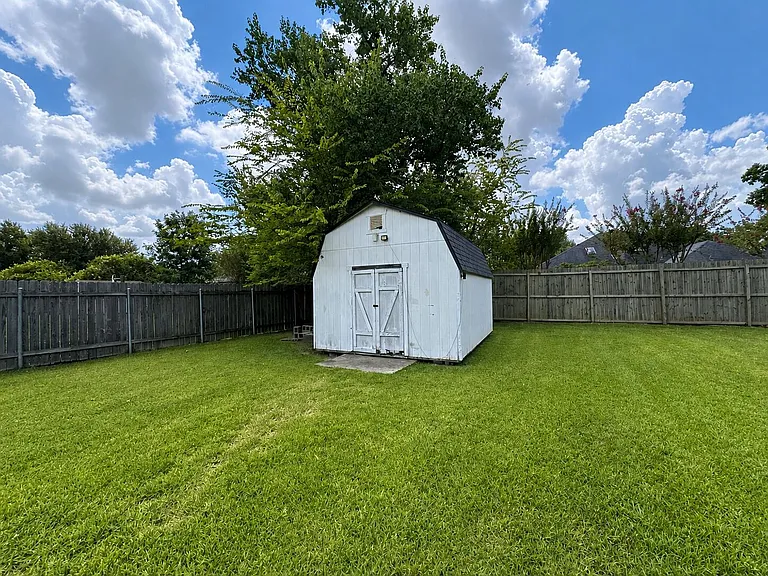 464 Mayfair Ct — Photo 10