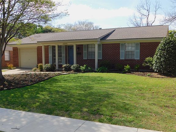 2nd image of 2711 Eastbrook Dr