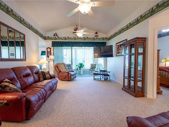 2nd image of 805 High Vista Dr