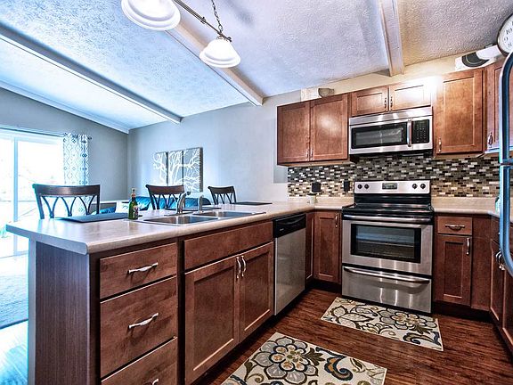 5th image of 1934 Thornhill Dr