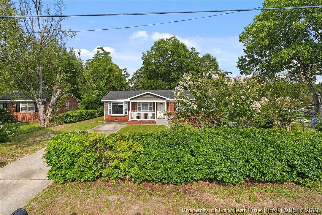 3 bed, 2.0 bath, 1875 sqft, $1,800 — Photo 2