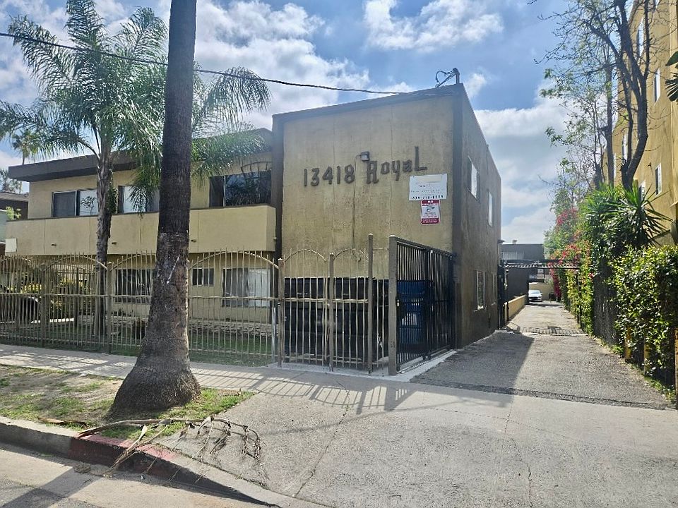 1st image of 13418 Vanowen St #1