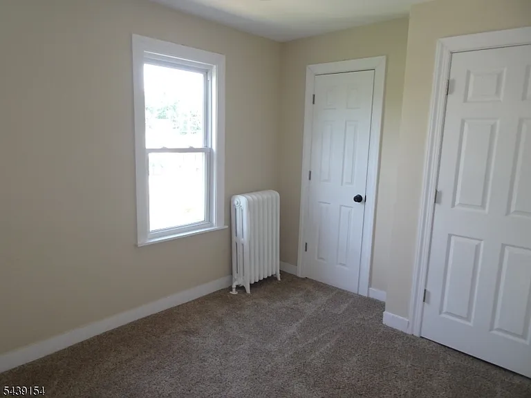 689 Sayre Ave — Photo 12