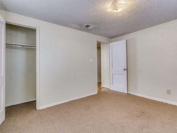 5th image of 4020 SE 22nd St
