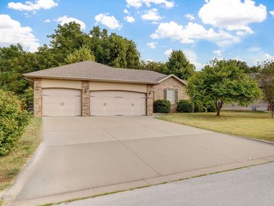 1933 W Mcclernon Street, Springfield, MO, 65803