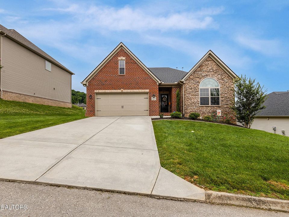 1st image of 2043 Wooded Mountain Ln