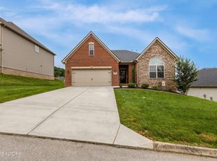 2043 Wooded Mountain Ln, Knoxville, TN 37922