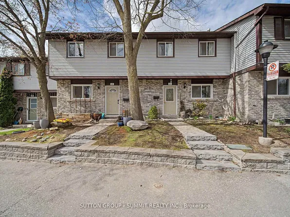 45 Hansen Rd N #61, Brampton, ON L6V 3C5