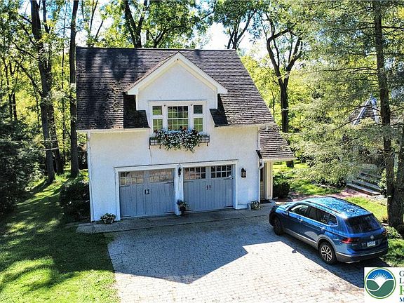 3rd image of 1731 Howell Rd