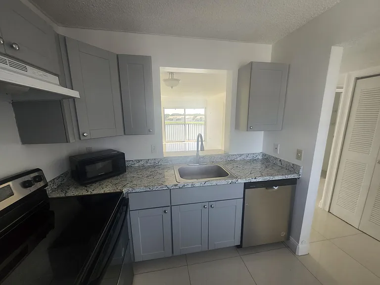 8600 N Sherman Cir #408 — Photo 8