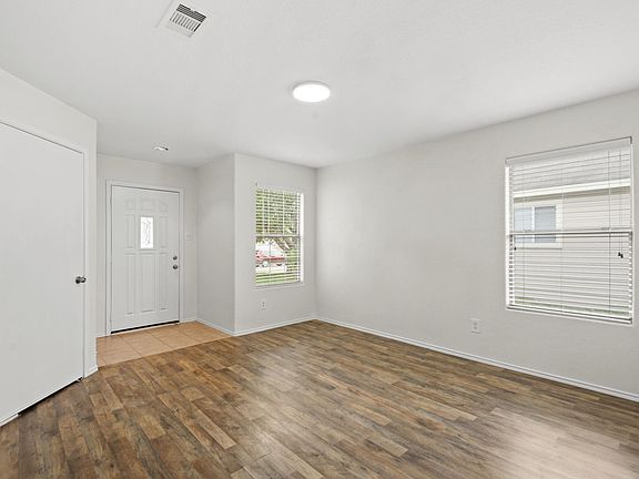 5th image of 7910 Buffalo View Ln