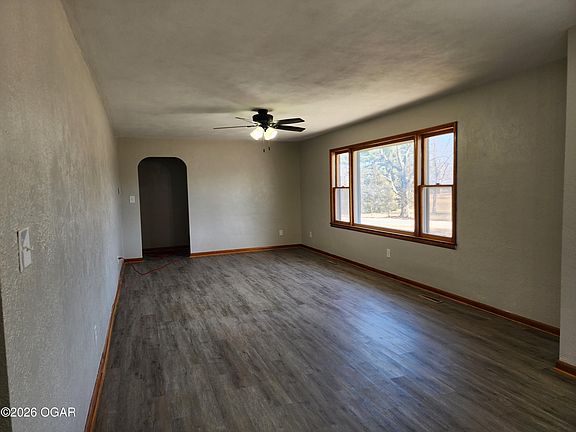 2nd image of 1271 S Plum Ln