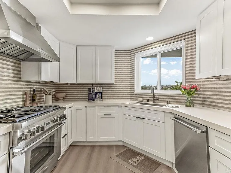 4052 Garfield St — Photo 3