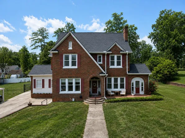 906 College Dr, Gaffney, SC 29340