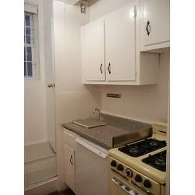 Rented by Luxor Homes & Investment Realty | media 7