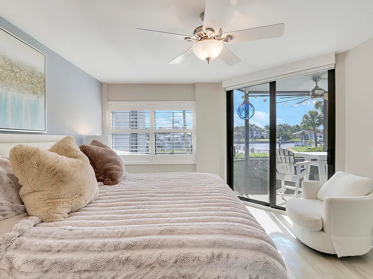 515 Bay Colony Dr N — Photo 26