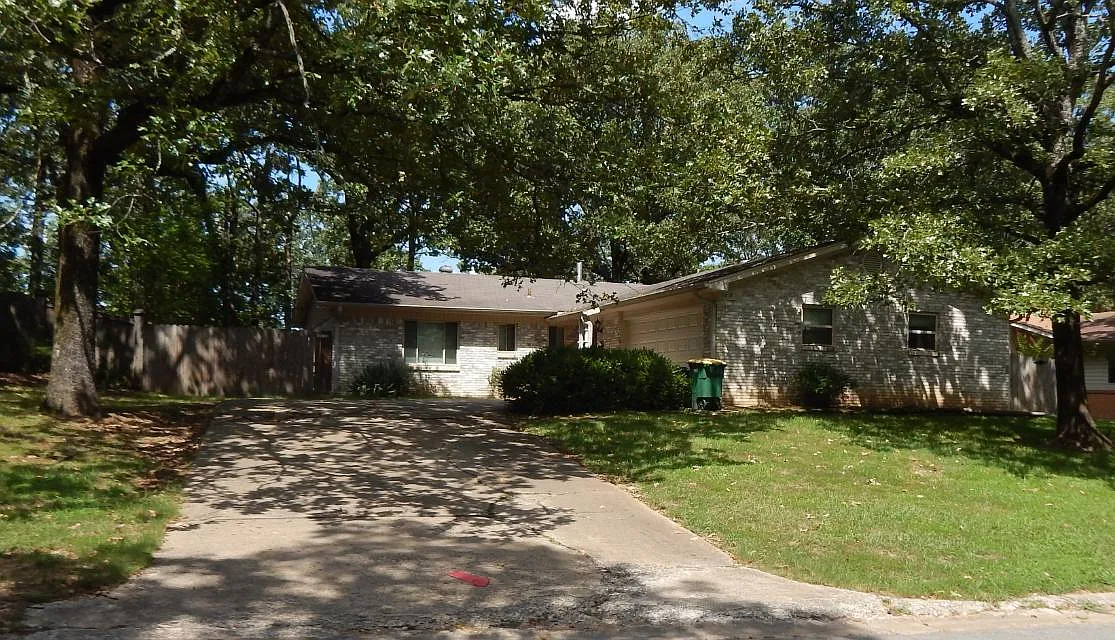 1901 Aztec Dr — Photo 1