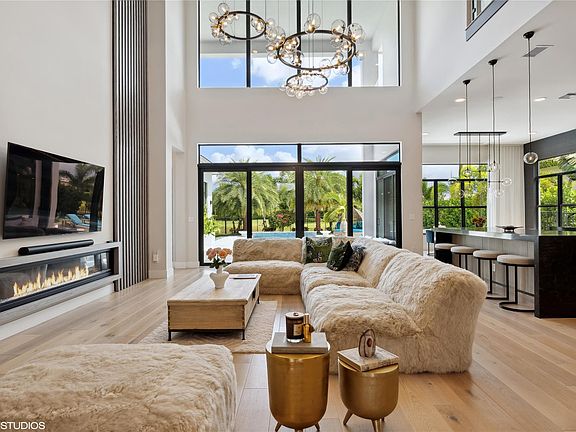 3rd image of 9281 Biaggio Road