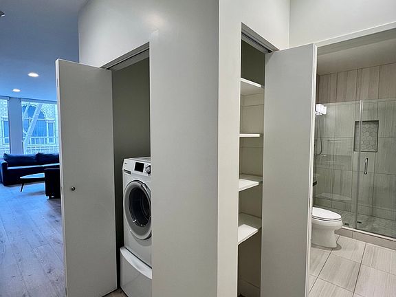 4th image of 314 W 6th St Suite 203
