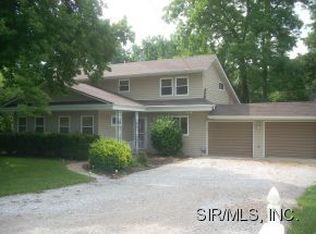 1 Walnut Ln, Belleville, IL 62223