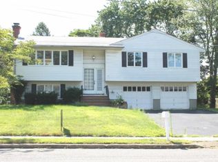 17 Cutter Dr, Ocean, NJ 07712