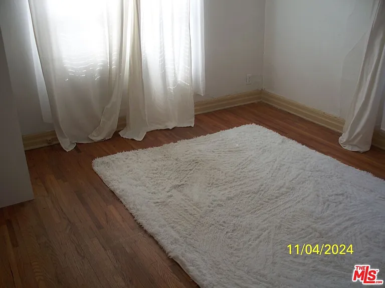 4354 Coolidge Ave — Photo 49