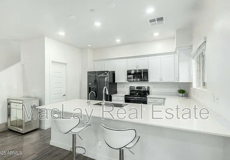 1918 E Bridgeport Pkwy #102 — Photo 8