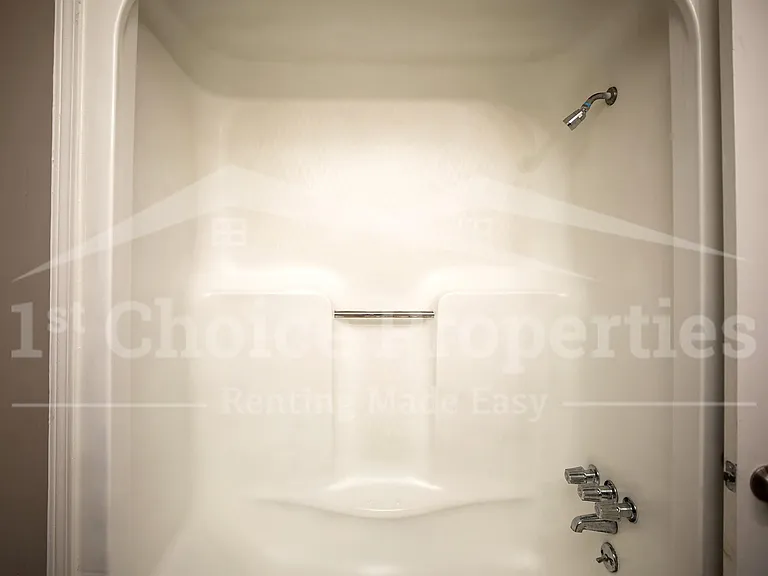 3142 Sleepy Hollow Dr — Photo 18