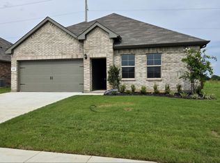 240 Kinley St, Grandview, TX 76050