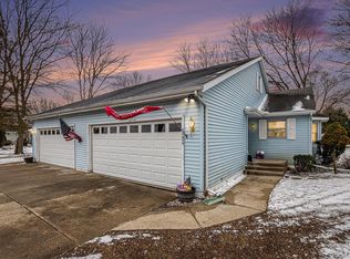 70874 Elkhart Rd, Edwardsburg, MI 49112