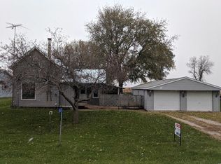 883 North St, Montezuma, IA 50171