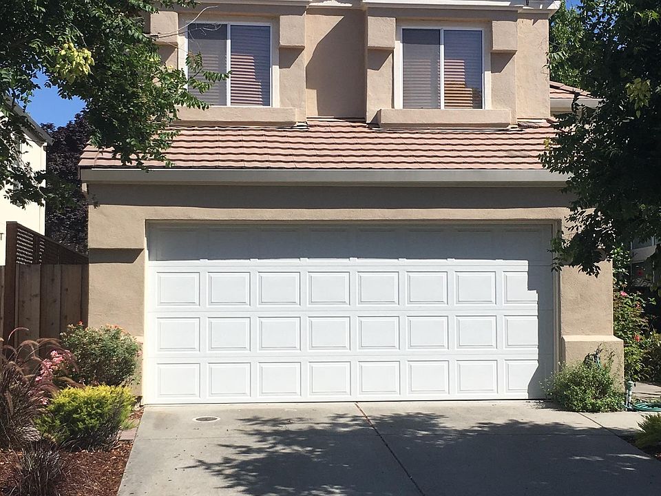 1st image of 293 Aspenridge Dr
